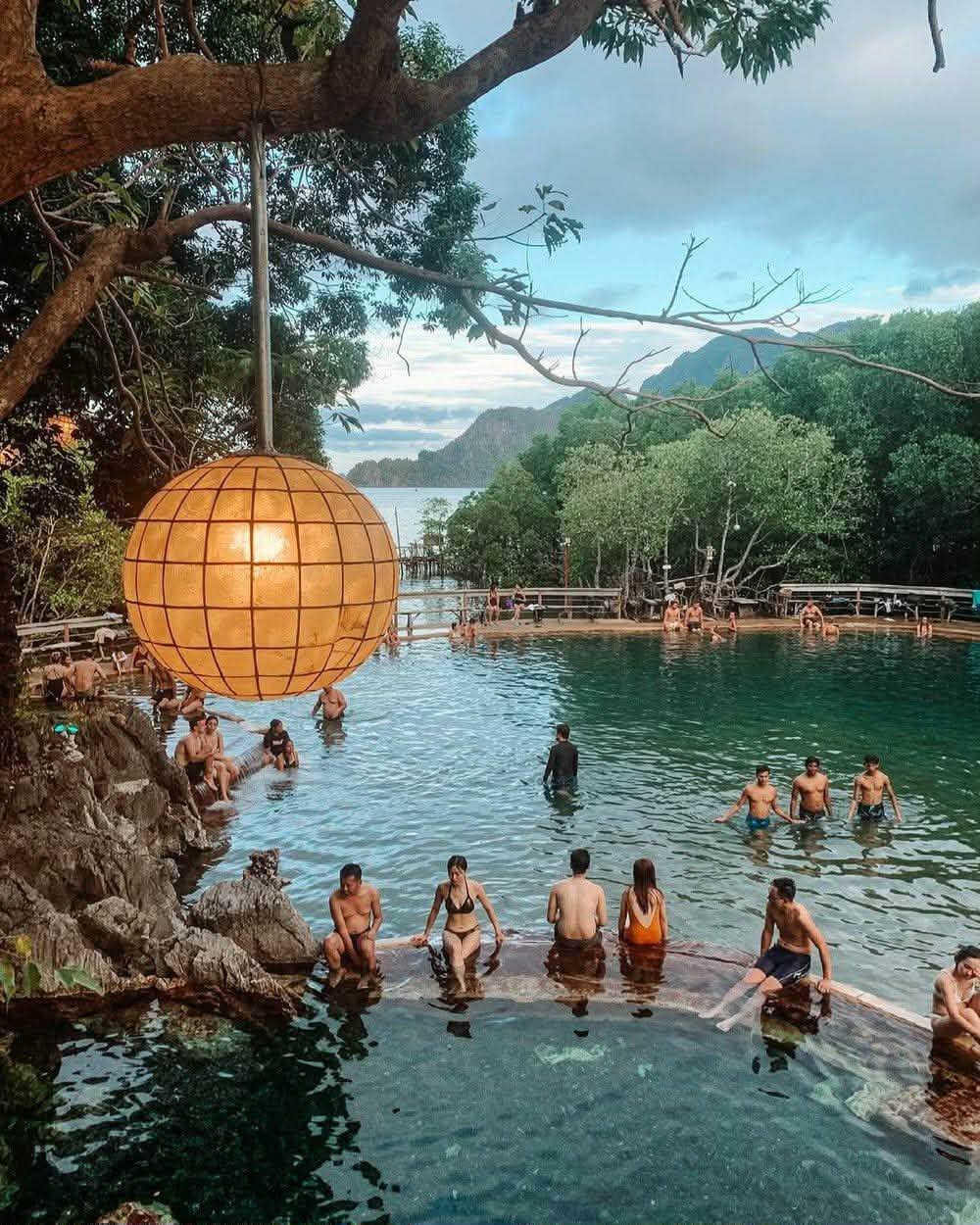 Maquinit Hot Spring